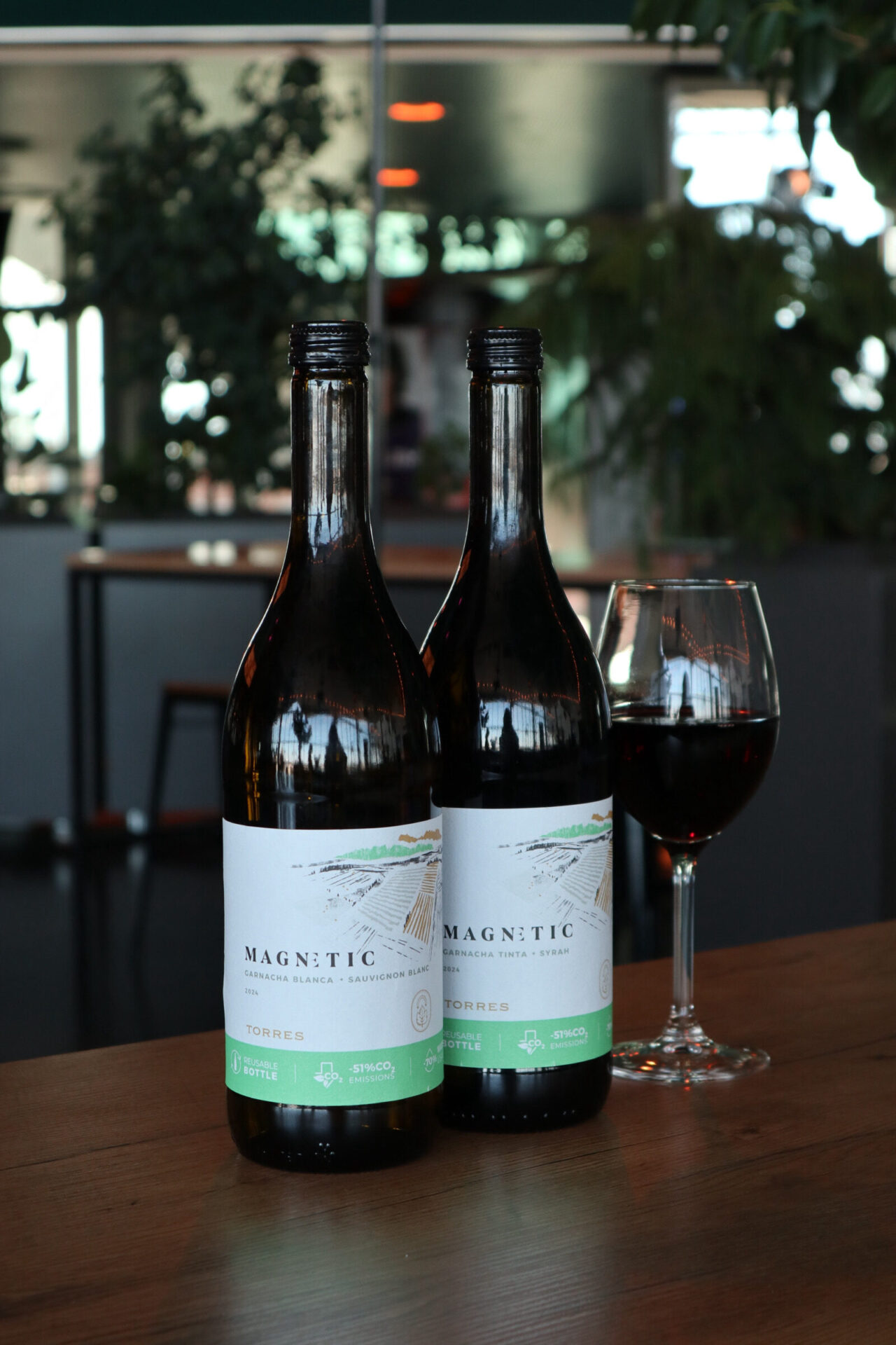 Torres en Walraven Sax breken door met herbruikbare wijnfles — spirits