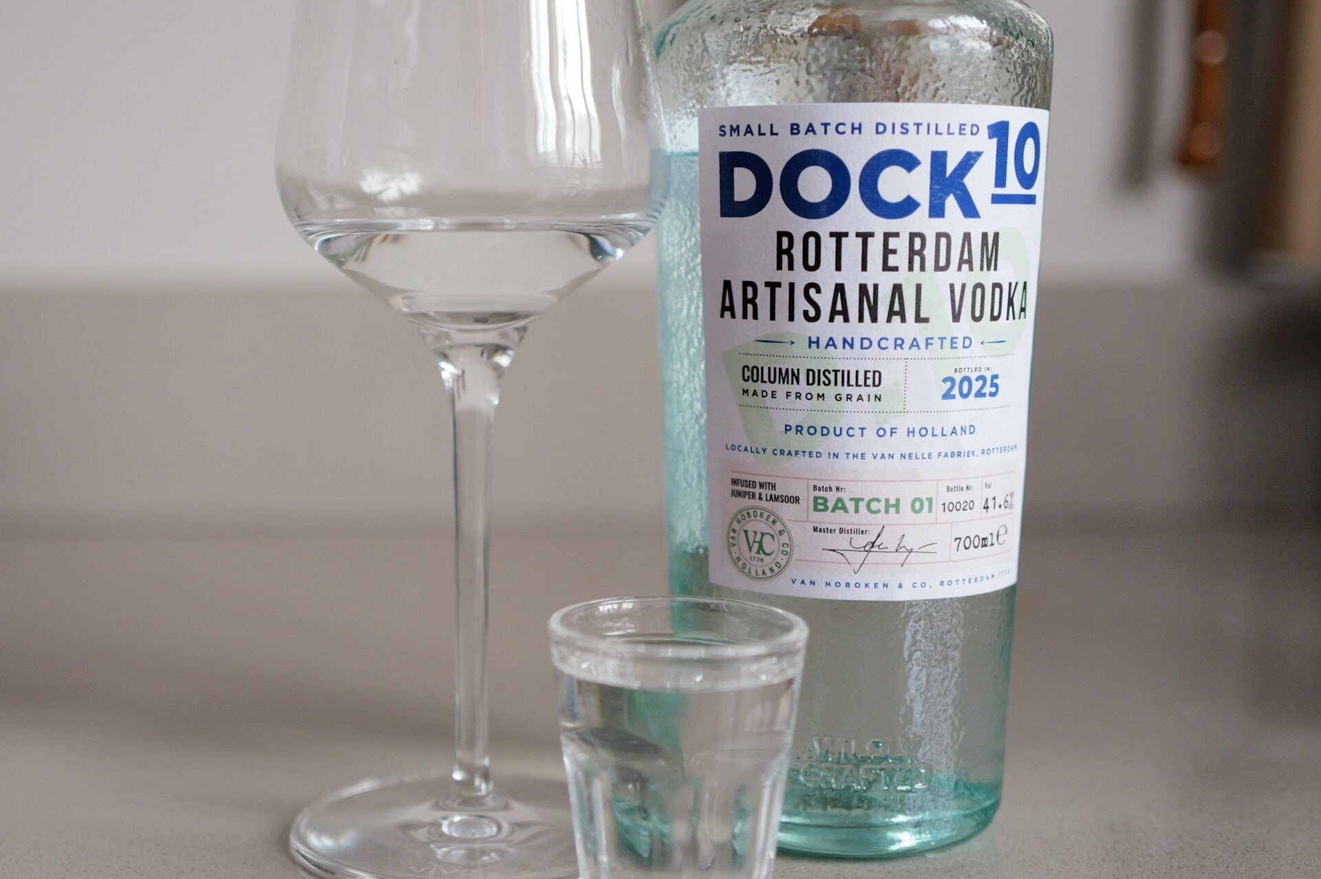 DOCK10 Rotterdam Vodka: ambitieus ambachtsspirit met ziltig karakter — spirits