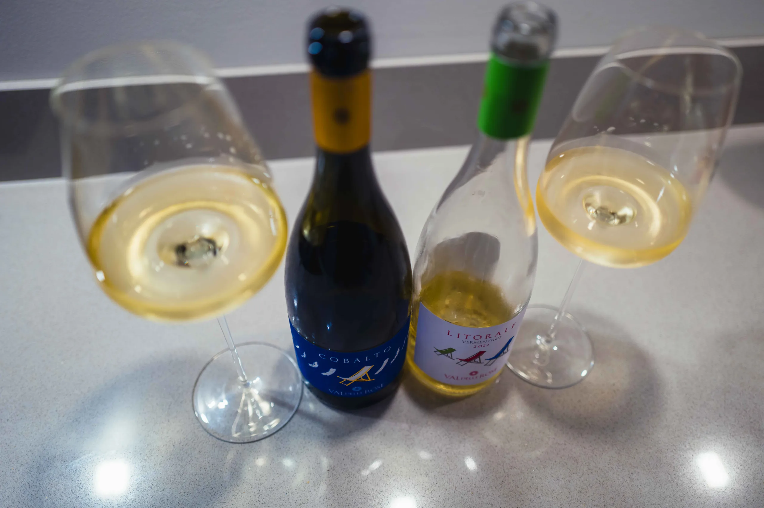 Twee flessen Val delle Rose Vermentino van Cecchi, biologisch domein in Maremma, Toscane