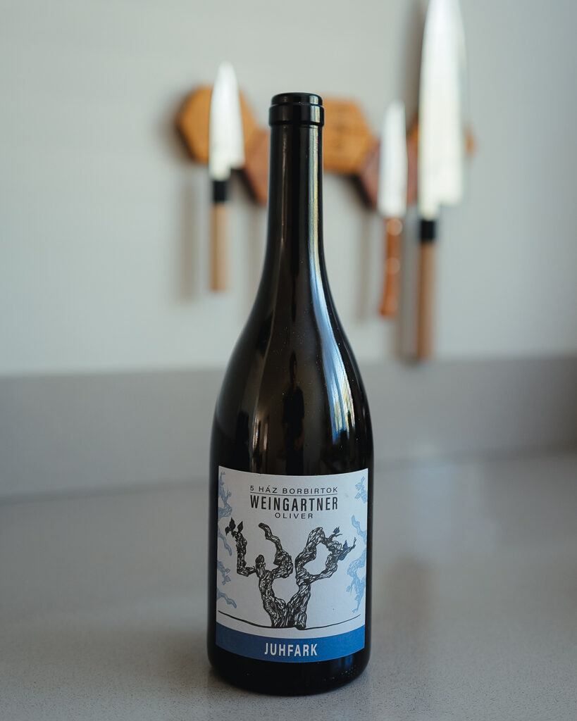 Fles Weingartner Juhfark 2022 Hongaarse wijn van vulkanische bodem